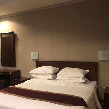 Enhaii Hotel Bandung Extérieur photo