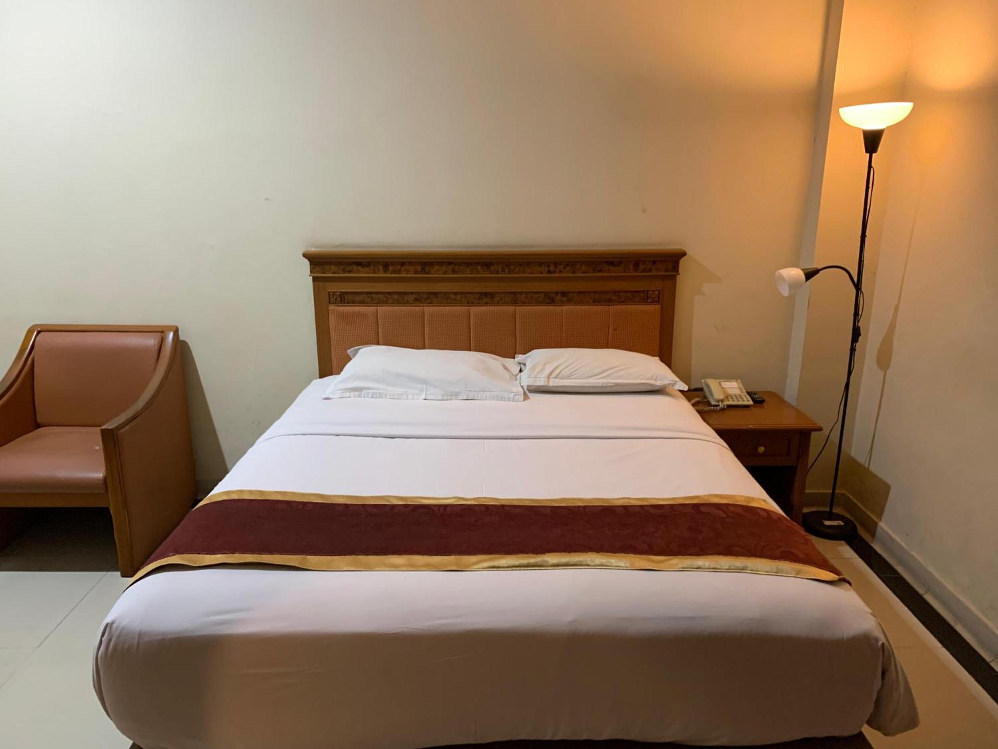Enhaii Hotel Bandung Extérieur photo