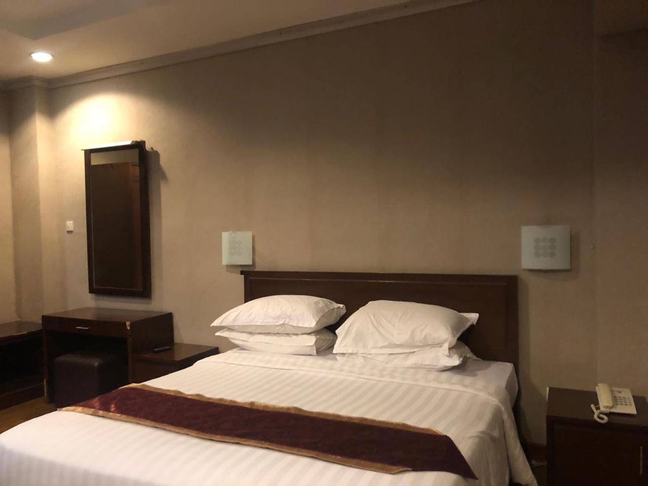 Enhaii Hotel Bandung Extérieur photo