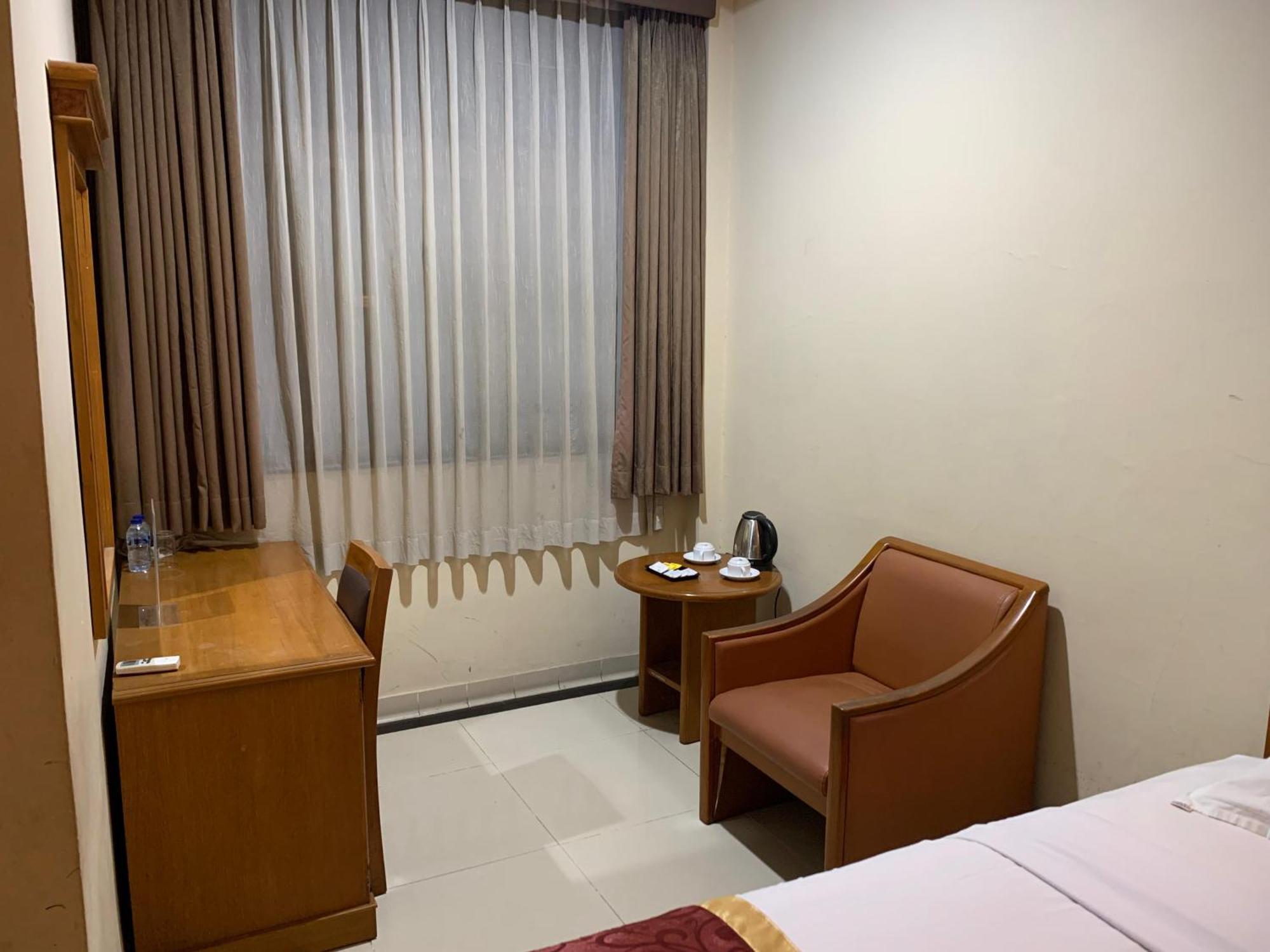 Enhaii Hotel Bandung Extérieur photo