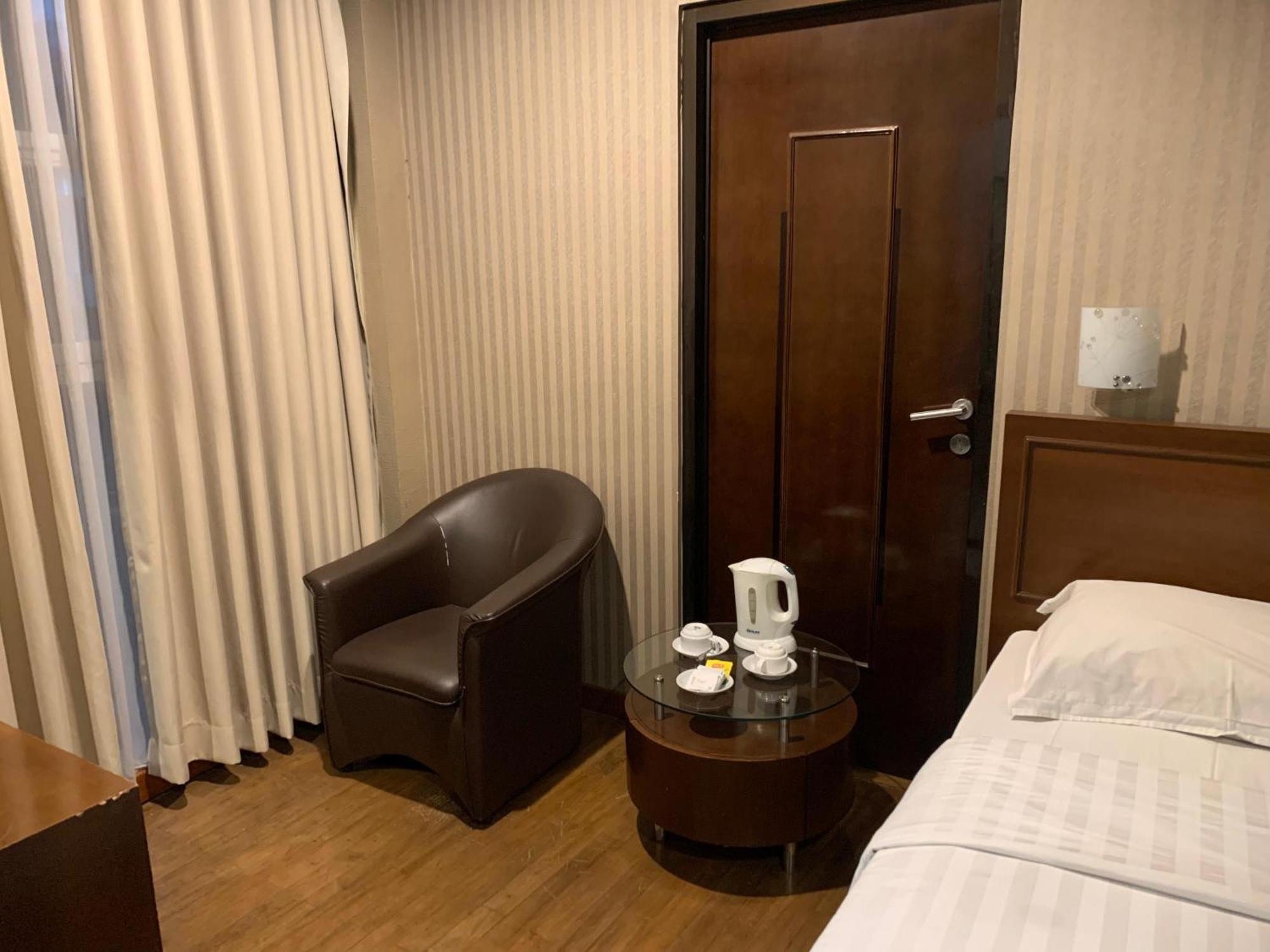 Enhaii Hotel Bandung Extérieur photo
