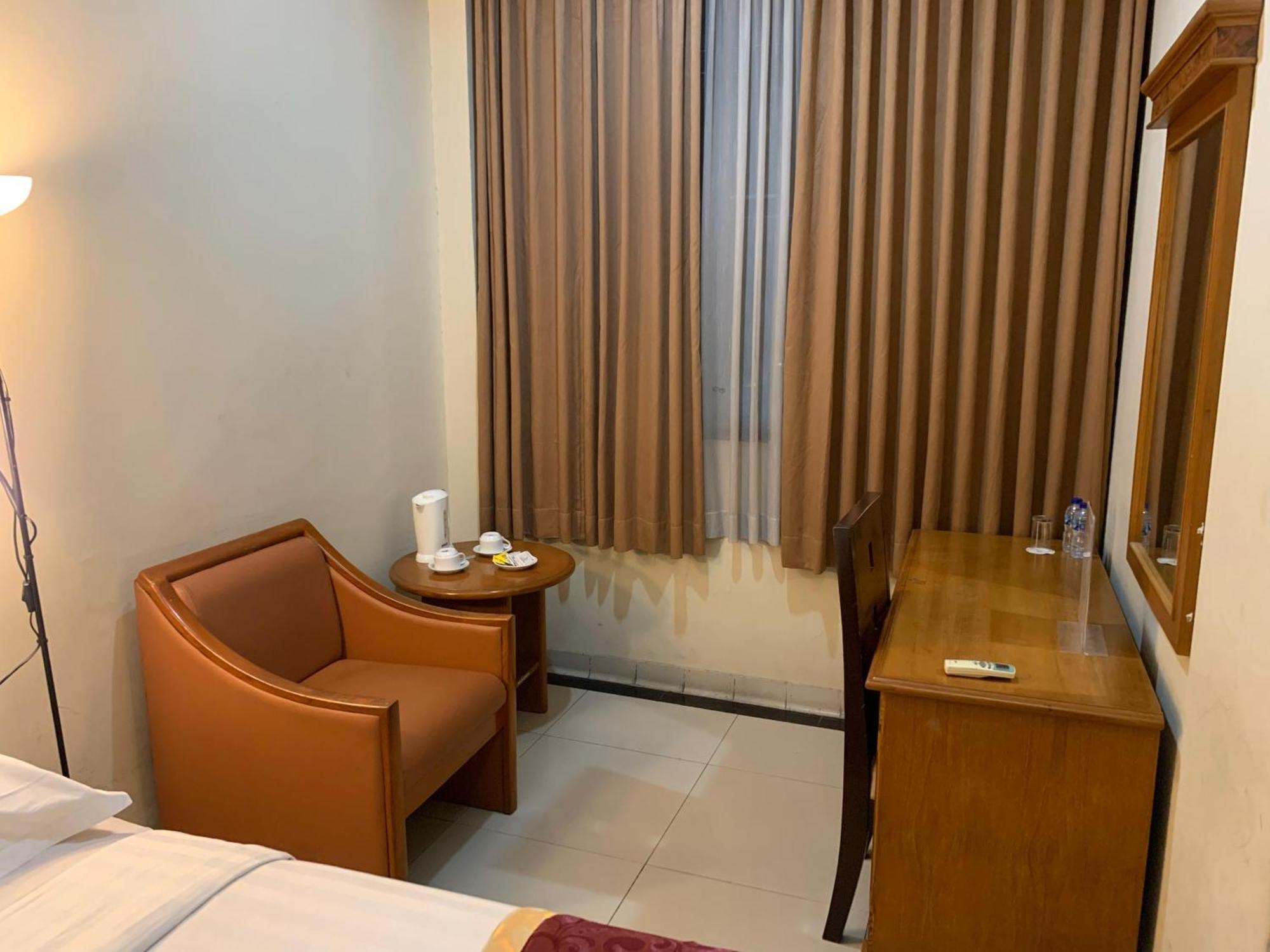 Enhaii Hotel Bandung Extérieur photo