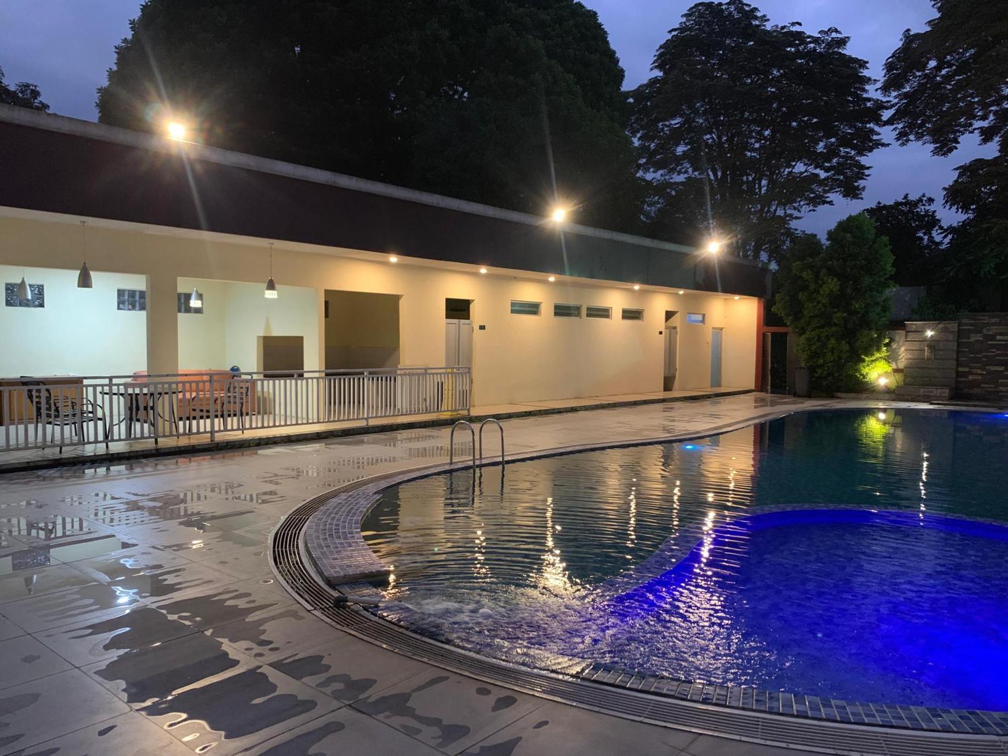 Enhaii Hotel Bandung Extérieur photo
